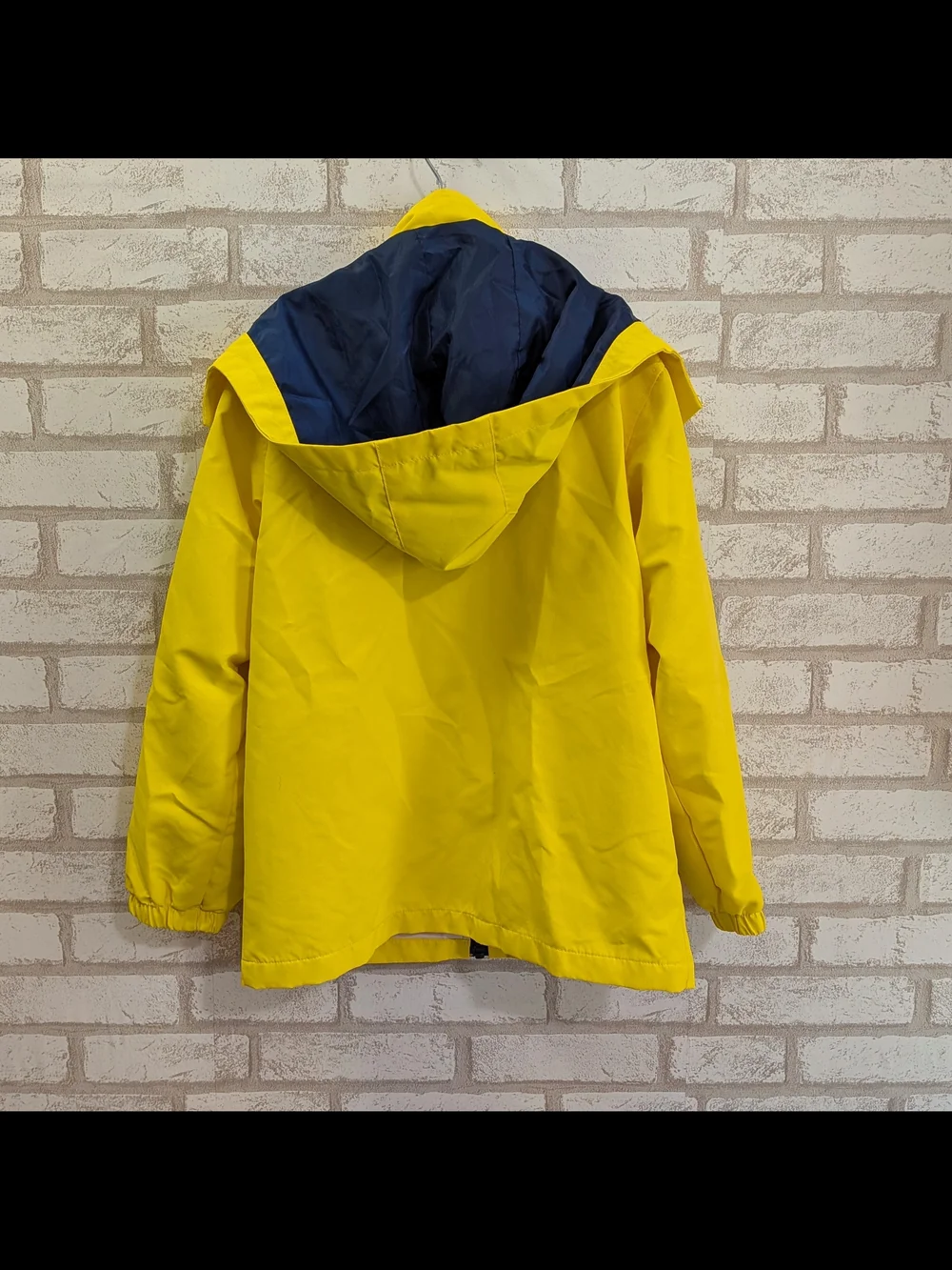 Boys Saphirose Waterproof Jacket Size 6-7 Large W/ Compass Zipper Pockets